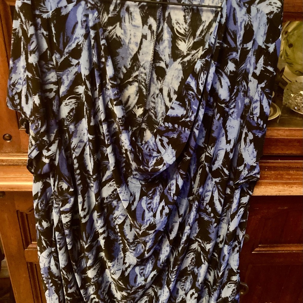 Blue and Black Feather Print top 3X